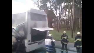 preview picture of video 'Pożar autokaru w Dębskiej Kuźni'