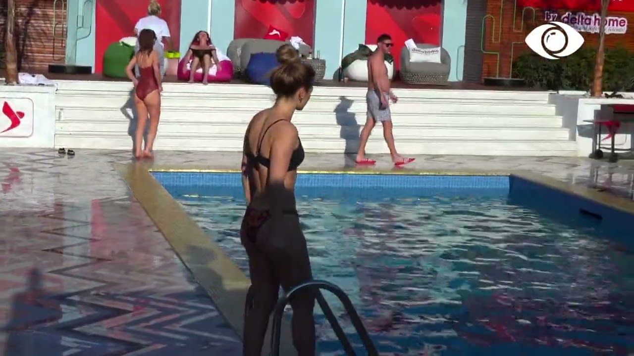 Diola dhe Nita hidhen në pishinë