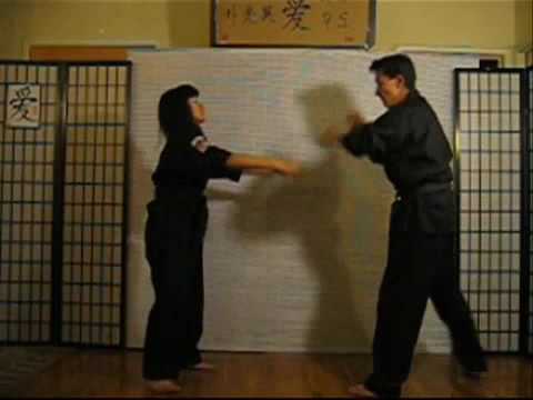 女性の 護身術（突然の攻撃）