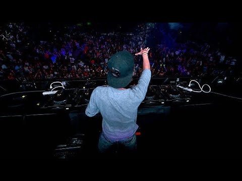 Avicii - Addicted To You w/ Snake Live At Weenie Roast KROQ 2014