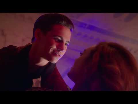 Robbie and Tori 'put on a show at the party' - Cobra Kai S04E08