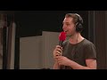 Componist Bert van der Veen en zijn accordeon