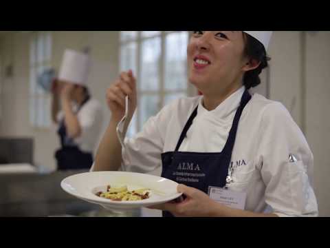 download lagu mp3 mp4 Pastry School Italy, download lagu Pastry School Italy gratis, unduh video klip Pastry School Italy