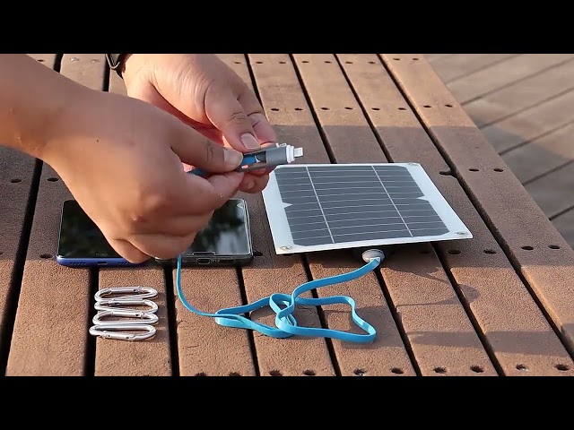 بطارية لشحن الجوال بالطاقة الشمسية