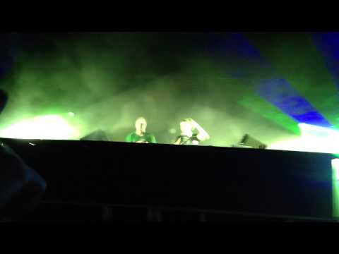 Tritonal - Tritonal vs Tiesto - Break My Slave (Tritonal Mashup) EDC Orlando 2012