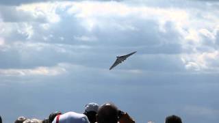 preview picture of video 'Vulcan Clacton Airshow 2014'