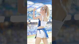 香汗秀秀?頸後是最美的風景 #cheerleader #台湾チア #美女 #dance #fancam #熱門 #baseball #富邦angels #富邦悍將啦啦隊 #秀秀子