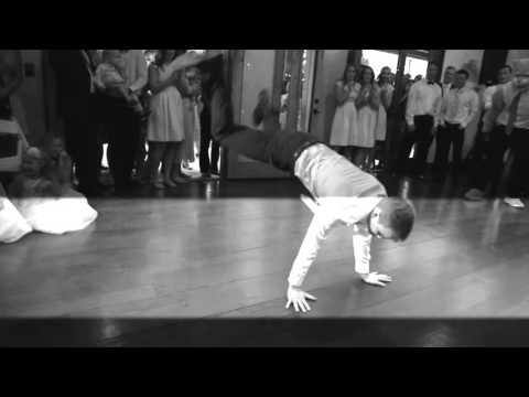 KISSANOVA PRESENTS "DARK HORSE ON THE DANCE FLOOR"