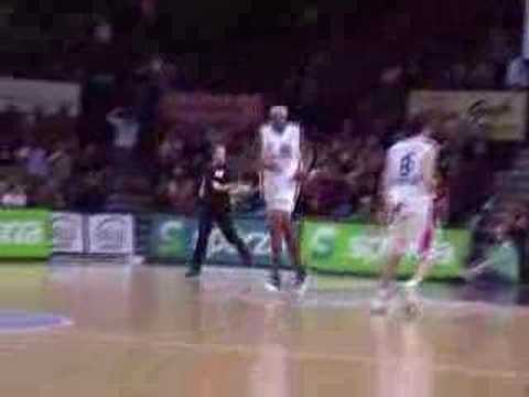 05 03-11-07 BCO-Aalst - Schroeiend snelle score van Chuck Da