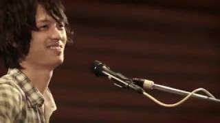 NICO Touches The Walls : The Bungy (Acoustic Session)