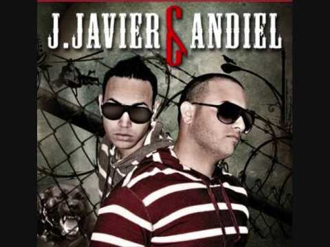 LOS ANDROIDES FT. ANGELITO  (YO ME VOY PA' LA CALLE)