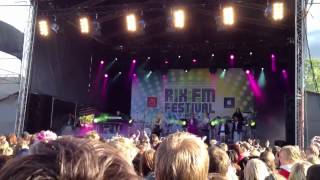 Lady Stardust with Lisa Miskovsky