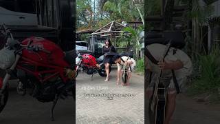 Download lagu I used to busk on a Ducati in front of this materialistic girl mp3