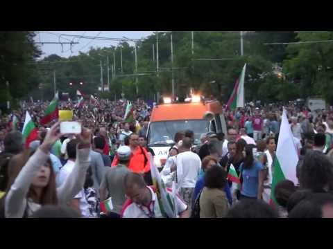 Протестът пропуска линейка по "Цариградско шосе"