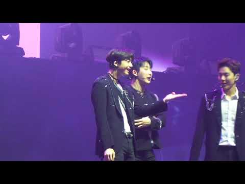 MONSTA X, Moscow concert - kisses from  Hyungwon