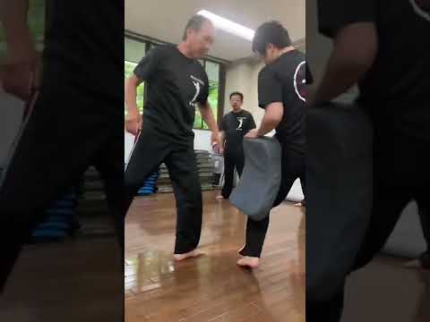The kick is continuous！KARATE／ローキックの連打！ 2発目がより強く当たります！