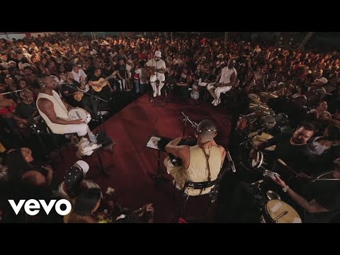 Vou pro Sereno - Lama nas Ruas / Deixa Eu Te Amar (Ao Vivo)