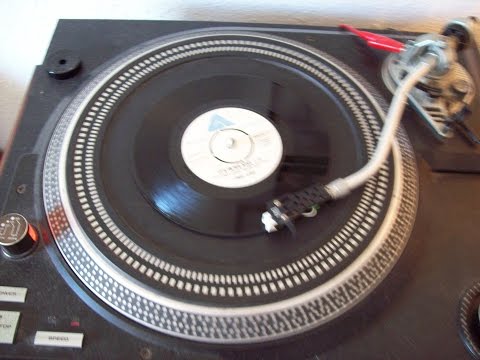 Linda Lewis  -  It's In His Kiss  No.6   2nd Week July 1975 UK