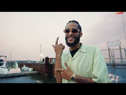 @AlejandroTheTrapper - Sufriendo Solo😈 (Video Oficial)