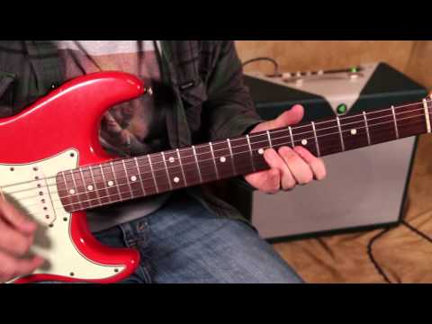 Guitar Scales - Mixing the Major and Minor pentatonic scales (pt 2) - together over I IV V Blues