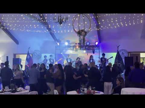 Toque de Queda - Medley Cumbias / Club de Campo Cumbres