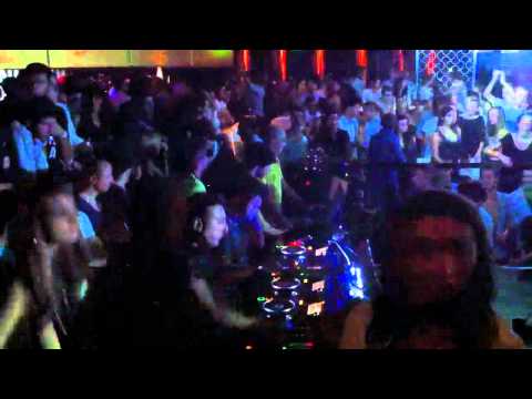 Intro Daddy's Groove @ Setai