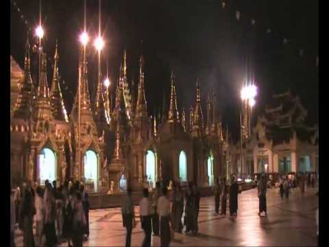 24 01 2009 Swedagon Paya de Noche