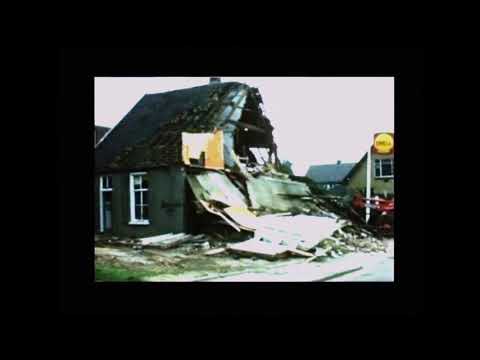 Afbreken  huis/gebouw Ansink-Rond  in 1972 aan de Schoolstraat in Bennekom