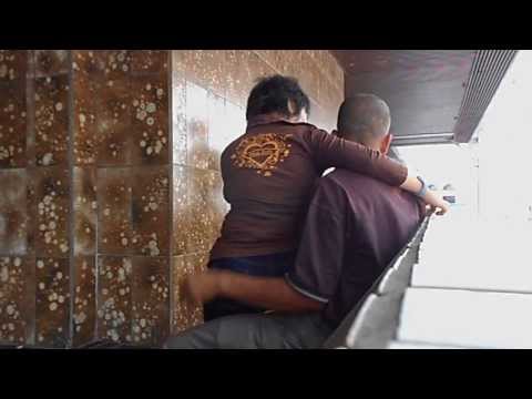 Esperando um ônibus na rodoviária de Bandar Seri Begawan - Parte 1