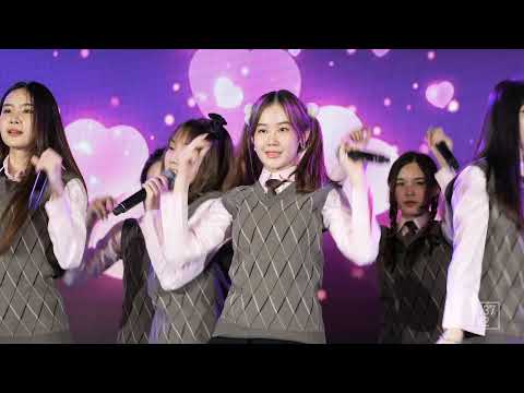 211212 DAISY DAISY Ninging - Heal @ Sora! Sora! Debut Stage Reach for the Sky [4K 60p]