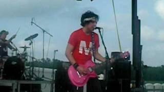 Eleventyseven - Happiness @ Ichthus 09