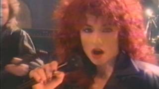 Pretty Poison - Jade Starling & Whey Cooler appearing on Late, Late Weekend