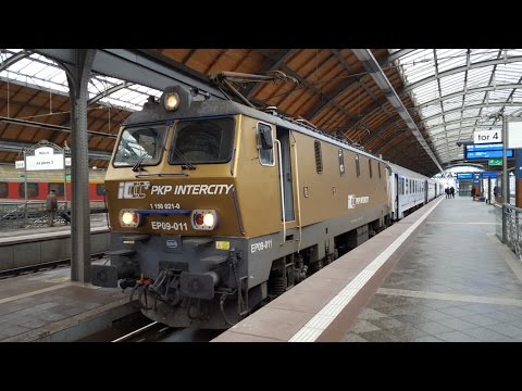 EP09-011 w Złotej okleinie z EIC 6122 Łużyce do Warszawy Wsch. na stacji Wrocław GŁ.