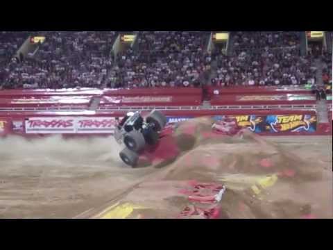 2012 MONSTER JAM WORLD FINALS XIII BOUNTY HUNTER FREESTYLE