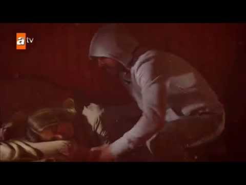 Çetin, Asiye'yi yangından kurtarıyor: Kara Ekmek 12. bölüm - atv