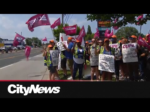 WSIB workers picket at Premier's office