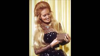 LYNN ANDERSON  - HAVE YOURSELF A MERRY LITTLE CHRISTMAS
