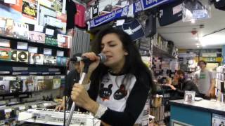 Charli XCX - Lock You Up (HD) - Banquet Records - 16.04.13