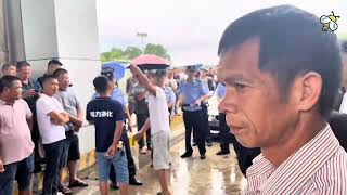 广西钦州村民堵收费站，抗议政府乱收费与警察对峙（2025.08.01）