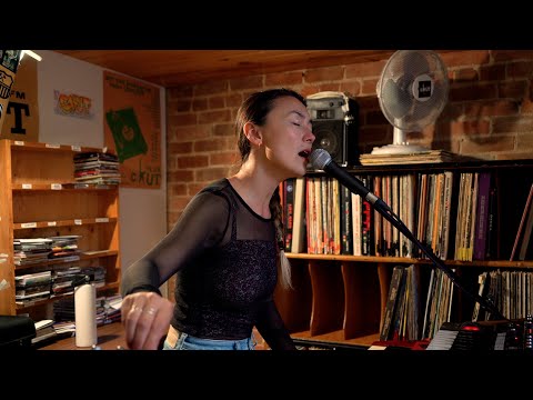 The CKUT Sessions - Sheenah Ko