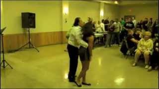 Ronny the Entertainer dances