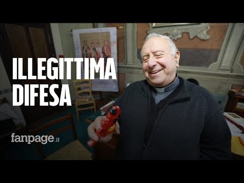 Don Pietro dona pistole ad acqua contro la legittima difesa: "Minacciato da chi semina odio"