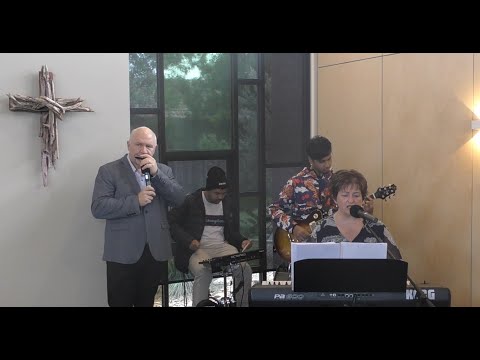 I just keep trusting my Lord - Jamming with the two lads and Leonie