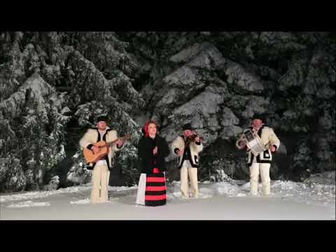 Nastacuta Iuga - La savarsitu lumii - ( Cea mai frumoasa colinda Maramureseana )