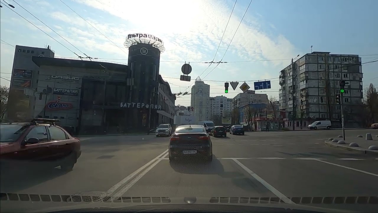 Обучение разворотам на перекрестках