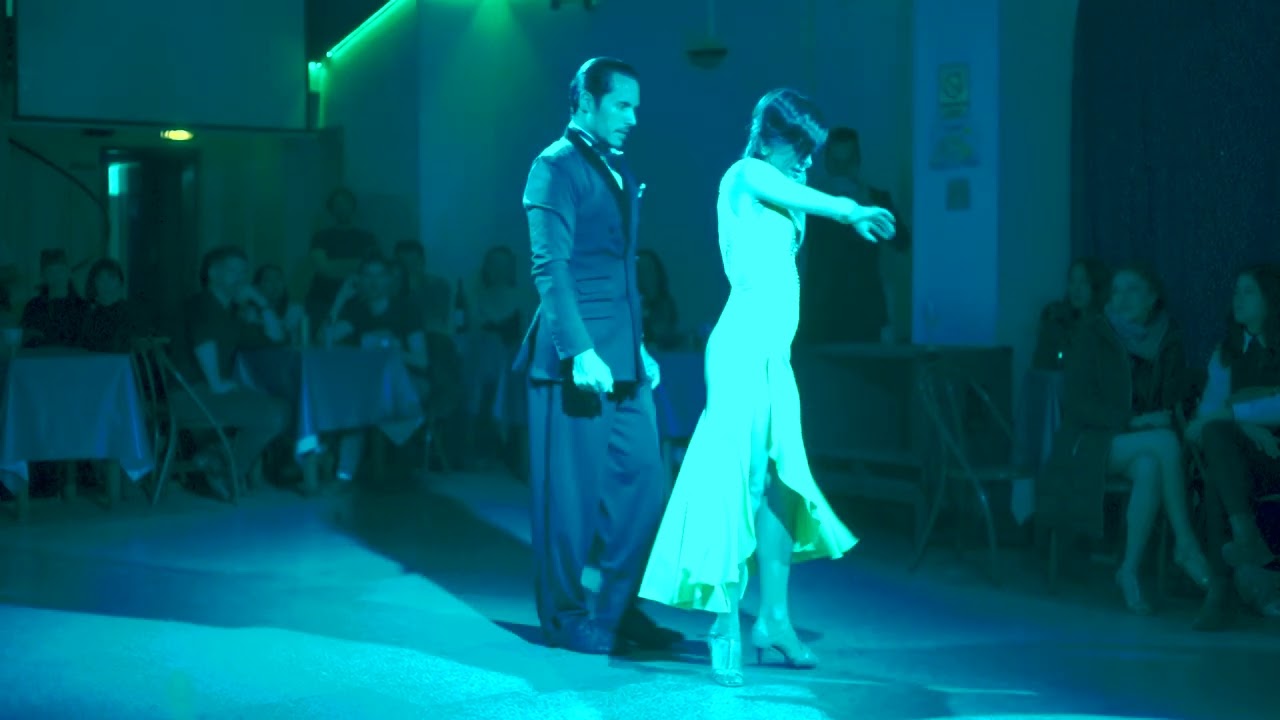 Video thumbnail for Sabrina Amuchastegui y Jesus Taborda en Juernes Milonga (2/2)