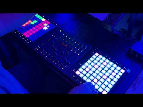 Novation Launchpad Pro MKIII Pad Controller 2020 - Present - Black image 5