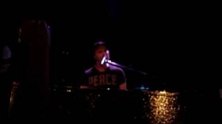Gavin DeGraw - She Holds A Key (live in paris 15nov08)