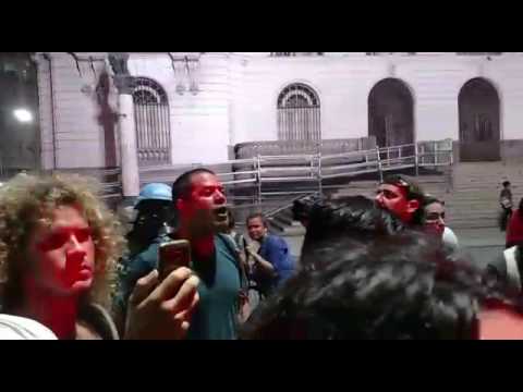 PMs e manifestantes discutindo no protesto contra reforma da previdência 15/03/17