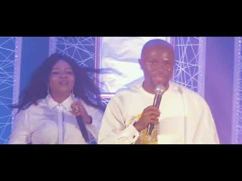 BOBBY FRIGA - MENSO ( live performance during the All White Praise Party)